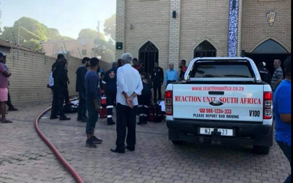 Ενας νεκρός και δύο σοβαρά τραυματίες μετά από επίθεση σε τζαμί στη Νότια Αφρική